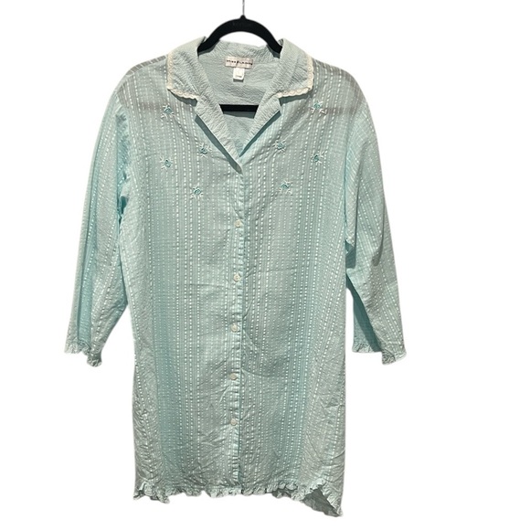 Miss Elaine Other - Miss Elaine Aqua and white seersucker long sleeve button down night shirt Large